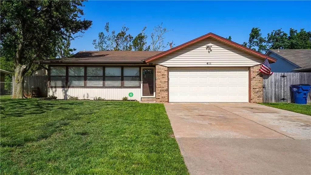 411 S Oakey DR, Mustang, OK 73064