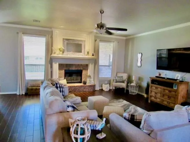 732 Northern Dancer DR, Edmond, OK 73025