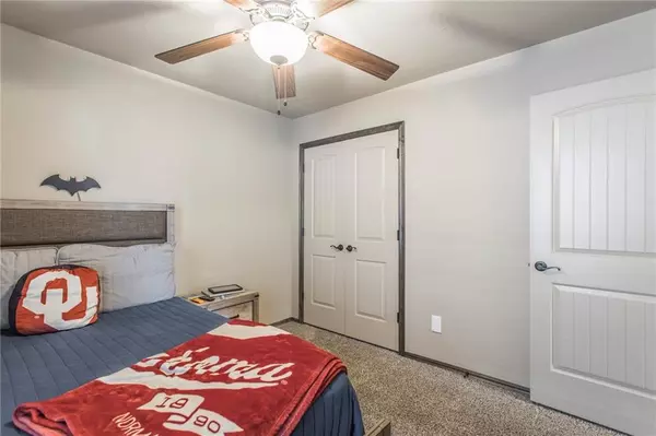 11749 SW 24th TER, Yukon, OK 73099