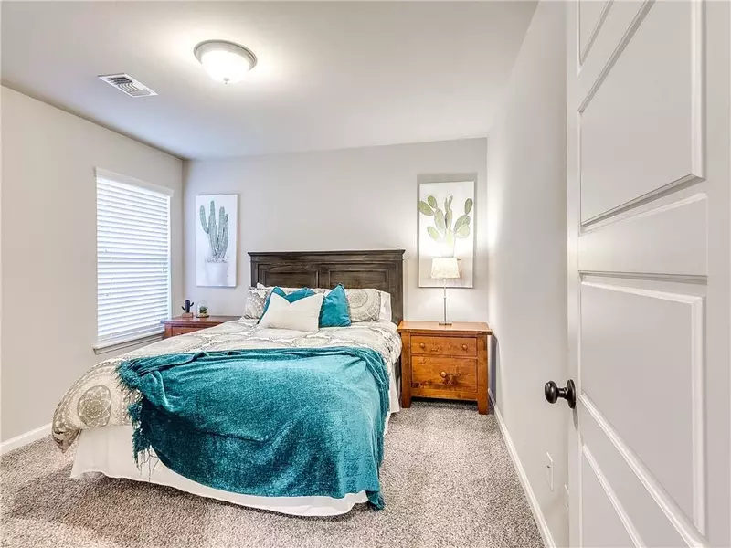 3905 Lynford LN, Norman, OK 73026