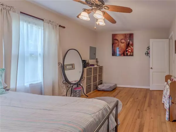 1006 E Louisiana ST, Norman, OK 73071