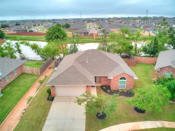 10004 Squire LN, Yukon, OK 73099