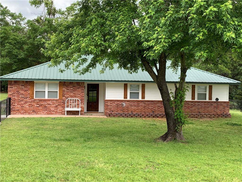 21 Cedar LN, Shawnee, OK 74801