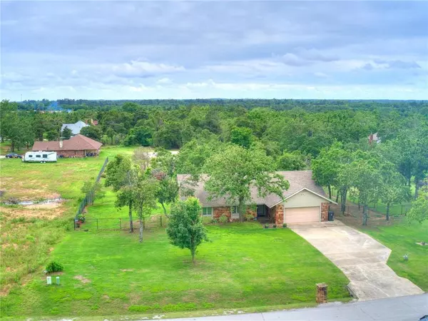 2709 Indian Springs DR, Harrah, OK 73045