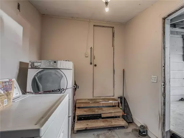 2031 S Harrah RD, Harrah, OK 73045