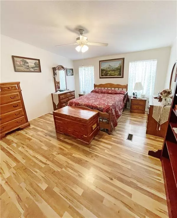 21765 Perry Lucas RD, Harrah, OK 73045