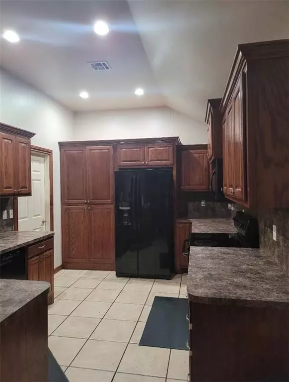 821 NW 120th TER, Oklahoma City, OK 73114