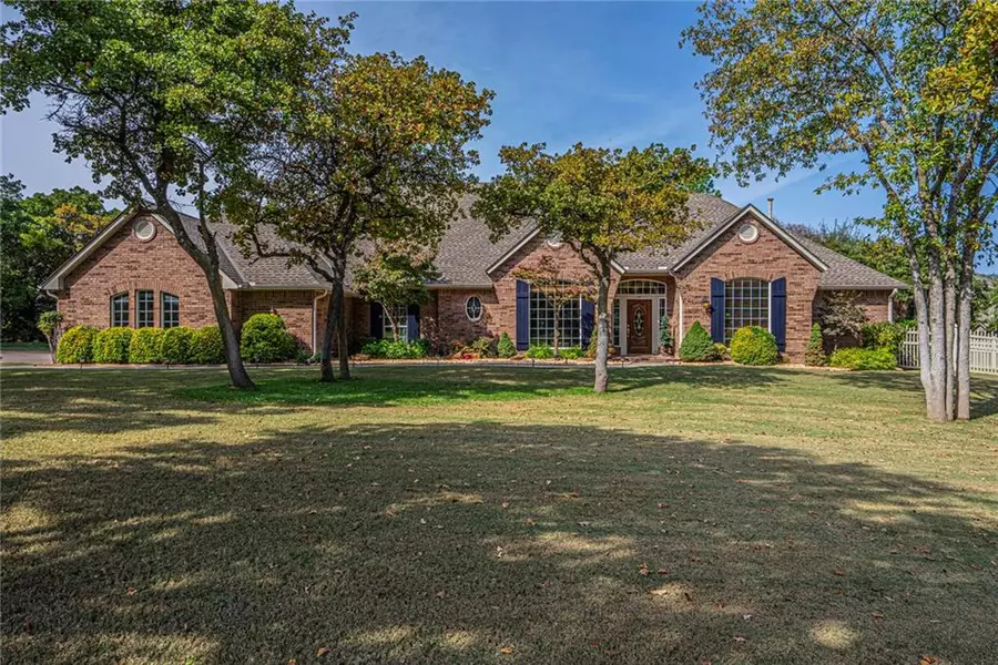 10016 Hidden Hollow LN, Oklahoma City, OK 73151