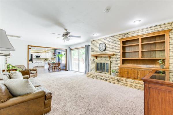 8233 NW 98th ST, Oklahoma City, OK 73162