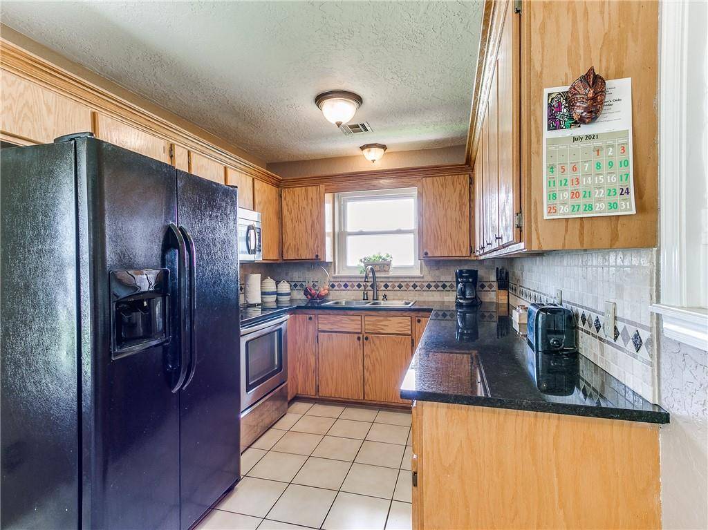 210 W Mitchell DR, Kingfisher, OK 73750