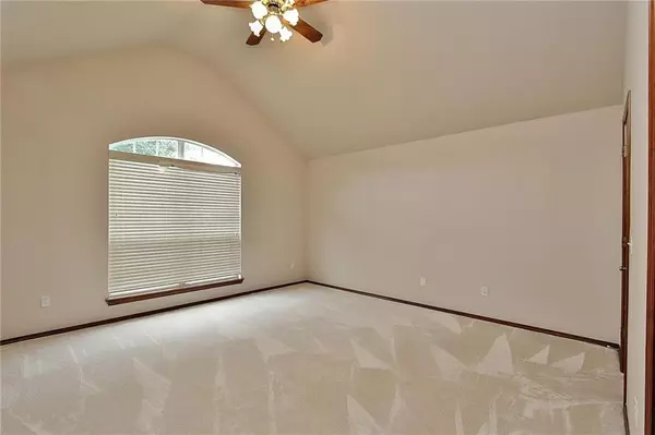 717 Bluegrass LN, Yukon, OK 73099