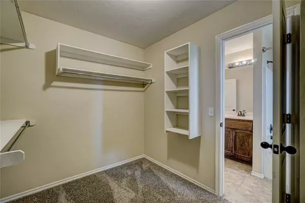 908 Aspen Creek TER, Yukon, OK 73099