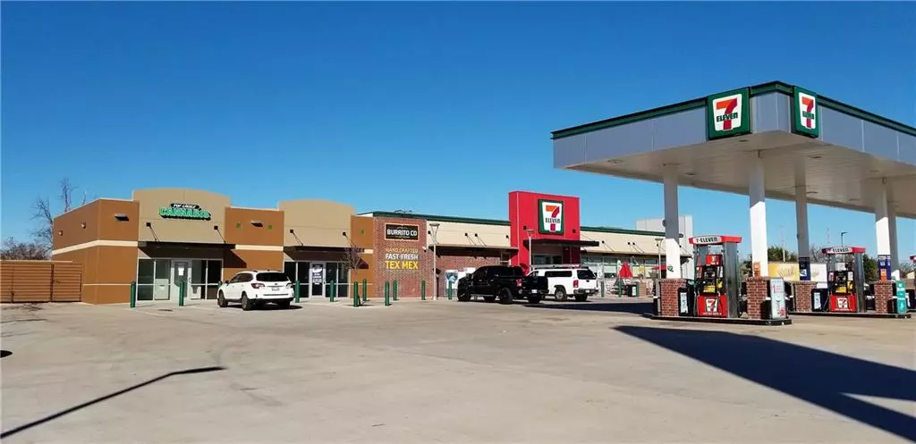 1387 E Memorial RD, Edmond, OK 73131