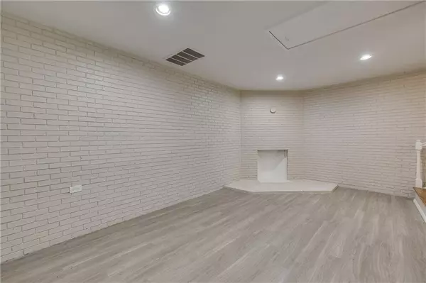 1806 Ronald ST, Yukon, OK 73099