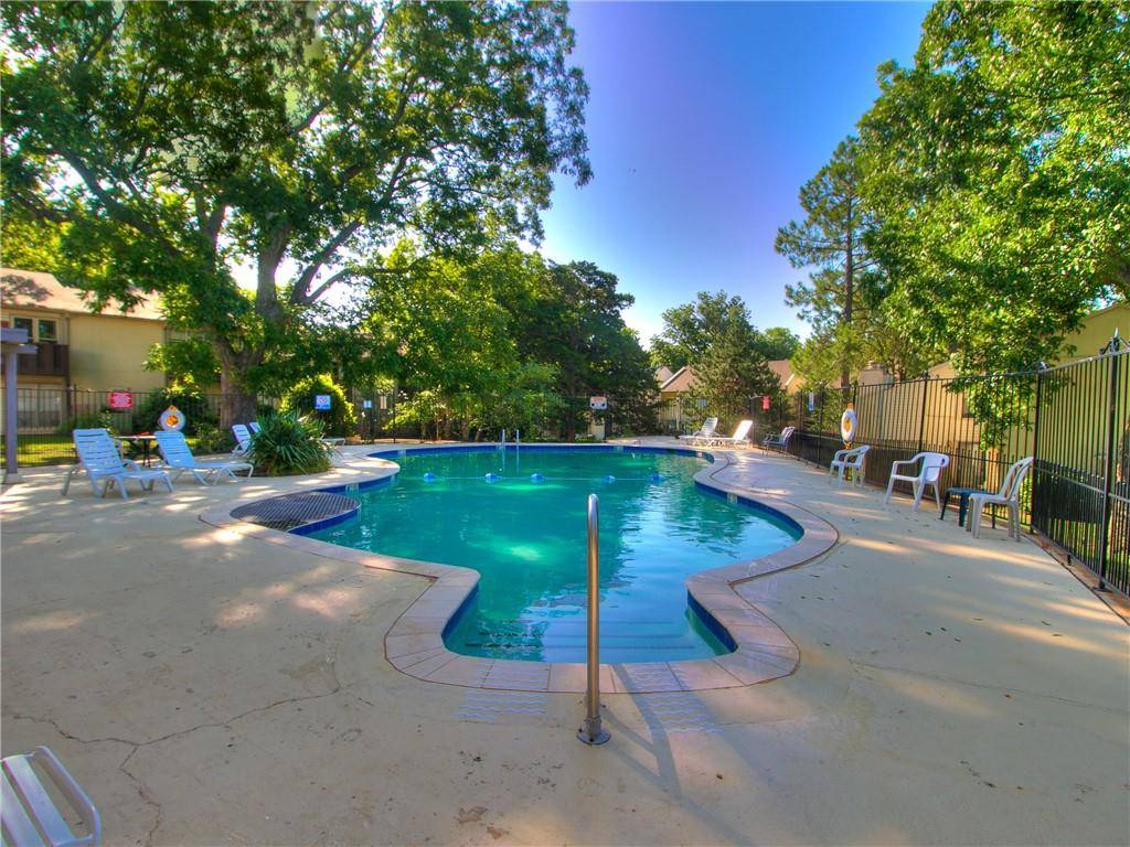 833 Cardinal Creek BLVD #B, Norman, OK 73072