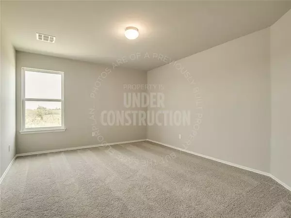 912 Rose Rock LN, Noble, OK 73068