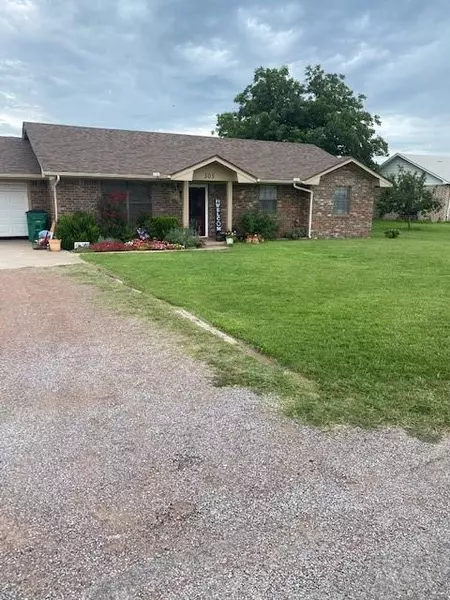 305 W Fourth ST, Duke, OK 73532