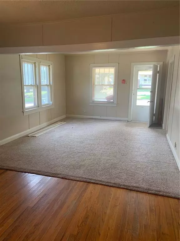 810 N Market AVE, Shawnee, OK 74801