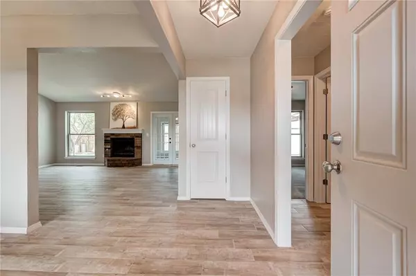 2505 Truitt ST, Moore, OK 73160