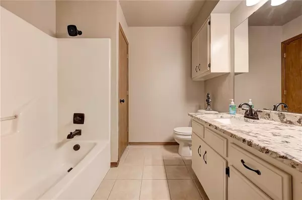 Lexington, OK 73051,610 SE 7th ST