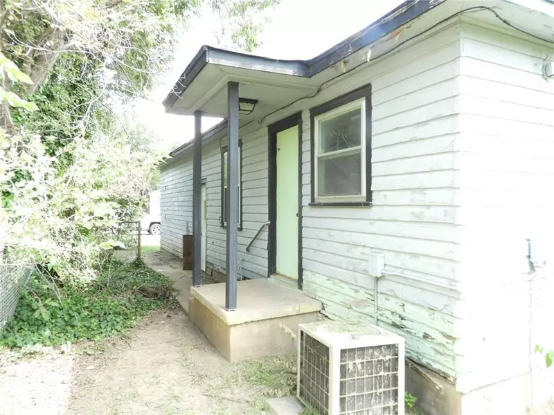 1906 NW Taft AVE, Lawton, OK 73507