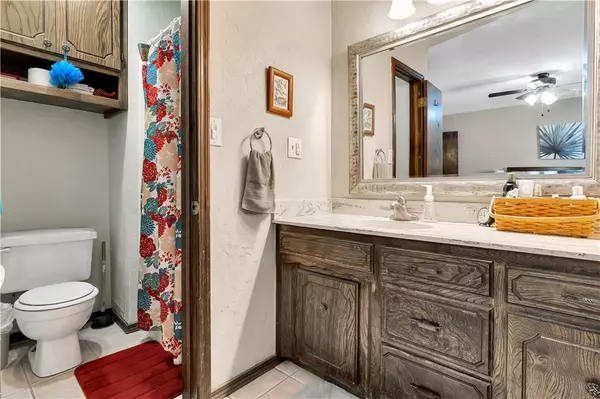 113 Mockingbird LN, Elk City, OK 73644