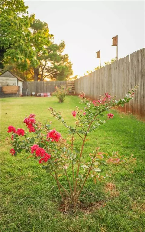 1406 Beth CT, Elk City, OK 73644