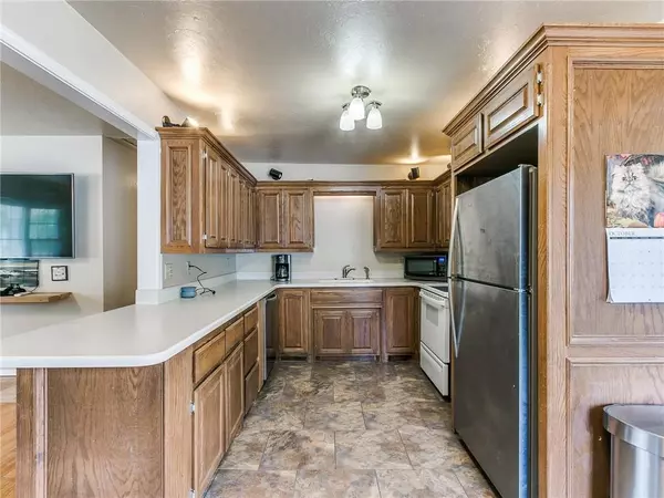 2463 Orchard RD, Choctaw, OK 73020