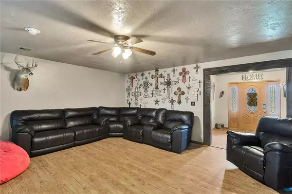 19581 Highway 6 HWY, Elk City, OK 73644