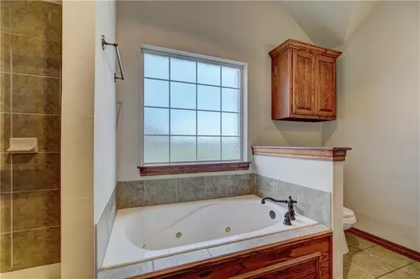 1672 SE 5th ST, Newcastle, OK 73065