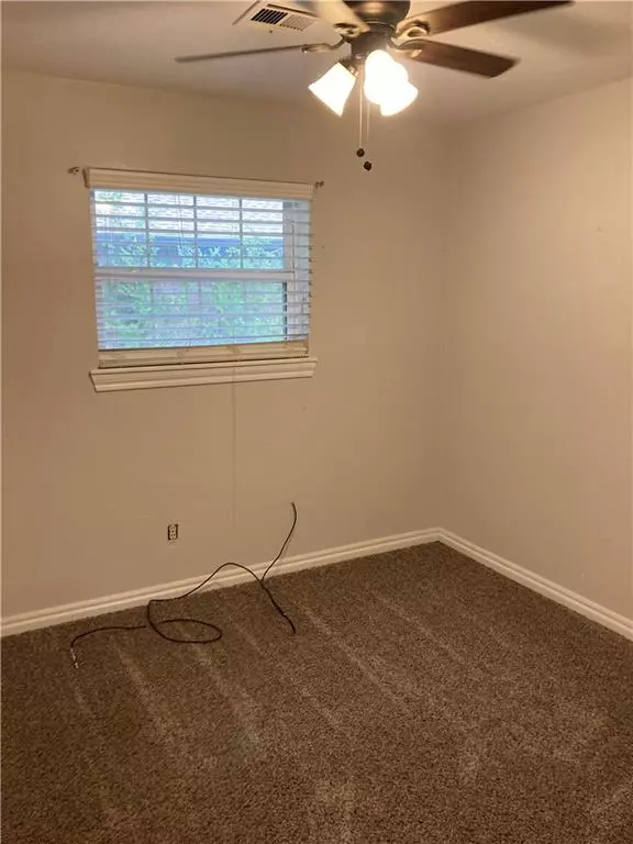 512 N Buchanan ST, Crescent, OK 73028