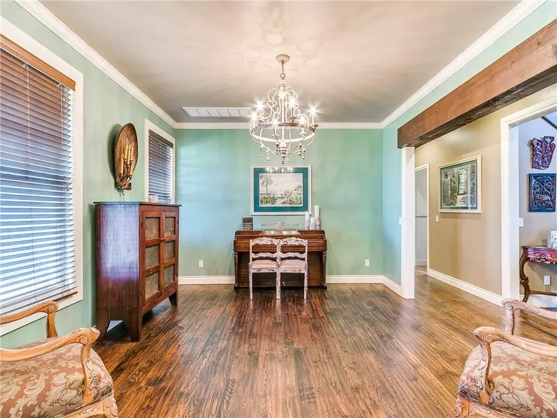 9701 N Piedmont RD, Yukon, OK 73089