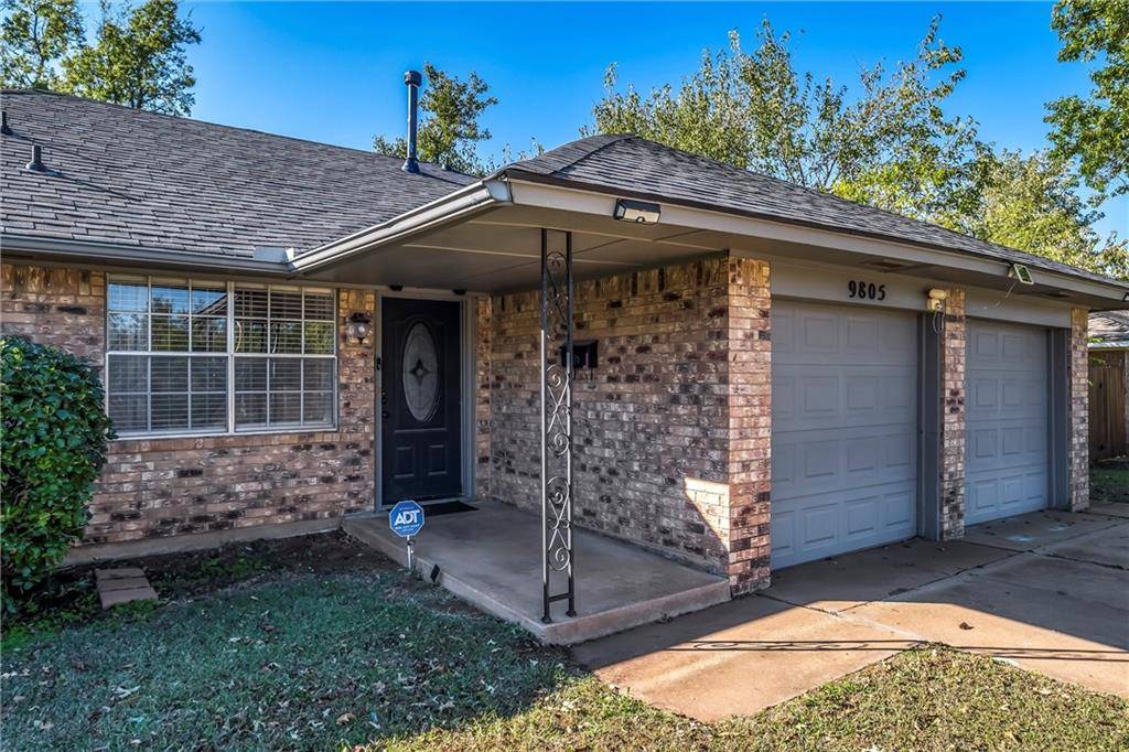 9805 Waverly AVE, The Village, OK 73120