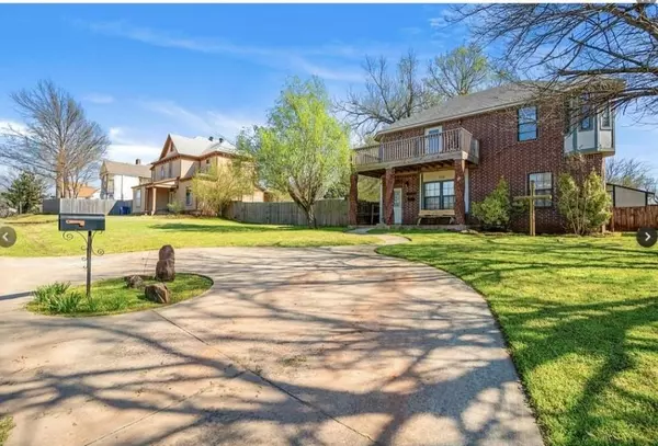 509 E College AVE, Guthrie, OK 73044