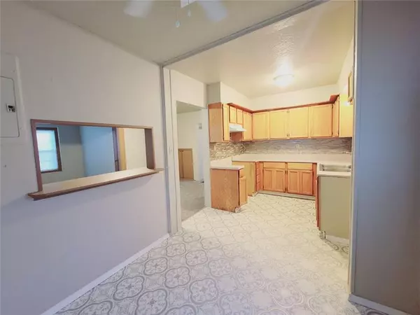 1411 S 18th ST, Chickasha, OK 73018