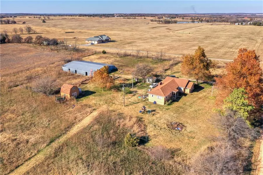 11180 Econtuchka RD, Prague, OK 74864