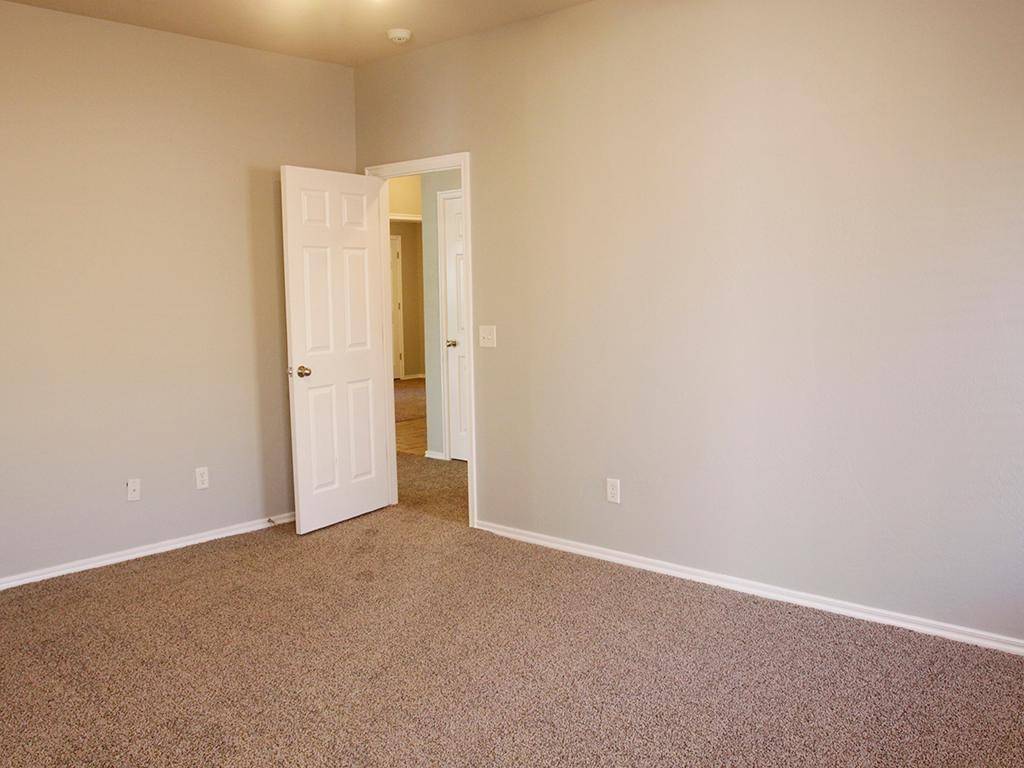 454 Oregon TRL, Edmond, OK 73003