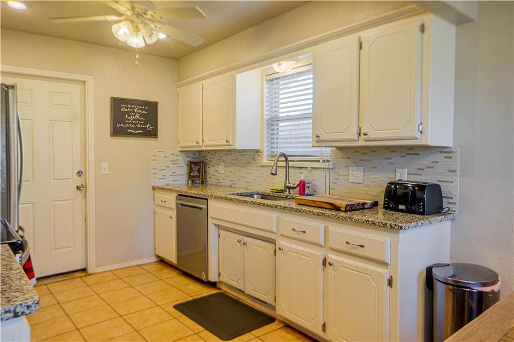 721 N Okie Ridge RD, Yukon, OK 73099