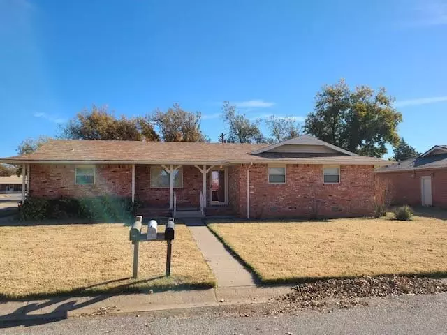 112 Fairview LN, Tipton, OK 73570