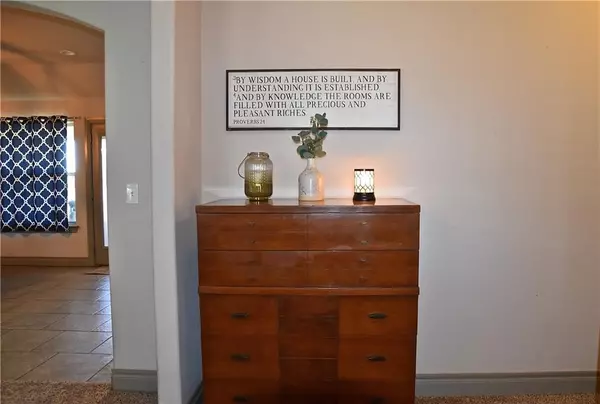 1800 Ken DR, Guthrie, OK 73044