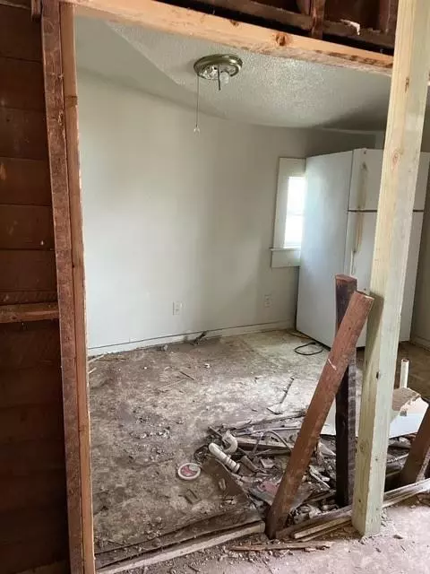 1214 E Harrison AVE, Guthrie, OK 73044