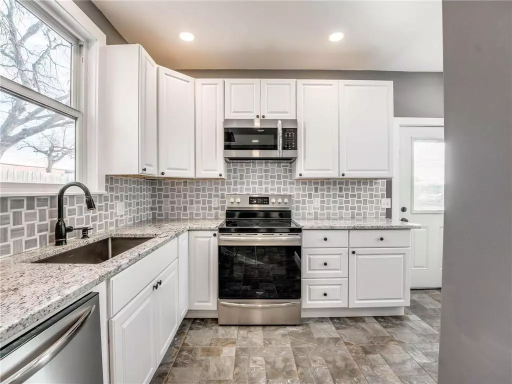 Guthrie, OK 73044,322 S 1st ST