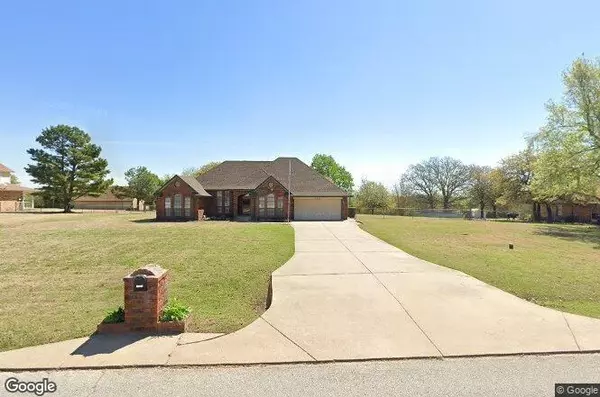 6008 Saddleback RD, Oklahoma City, OK 73150