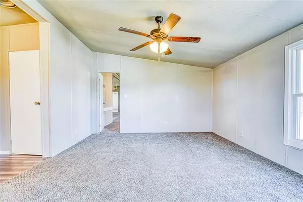 Lexington, OK 73051,501 SE 4th ST