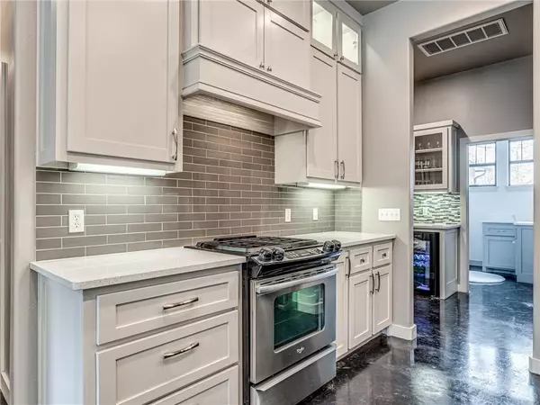 2325 Crestwood DR, Jones, OK 73049