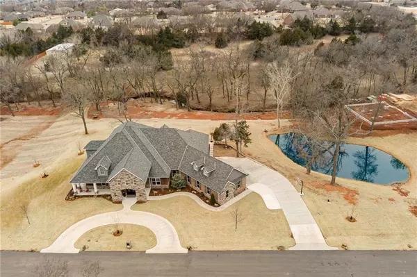 211 N Riverside DR, Moore, OK 73160