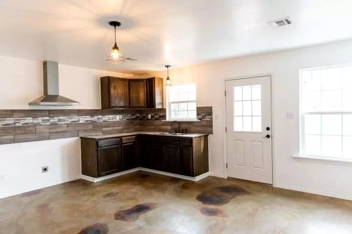 522 N Wineblood, Checotah, OK 74426