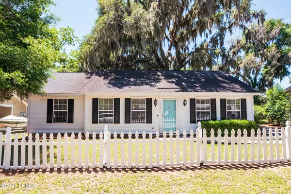 909 16th ST Street, Port Royal, SC 29935