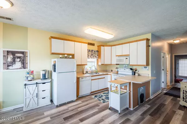 Ridgeland, SC 29936,12 Okatie Park CIR Circle