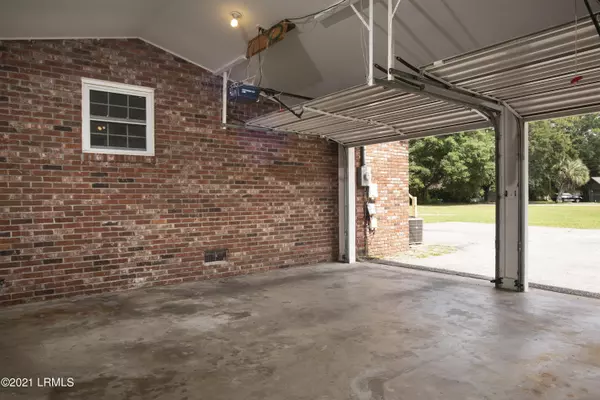Ridgeland, SC 29936,279 Mcteer ST Street